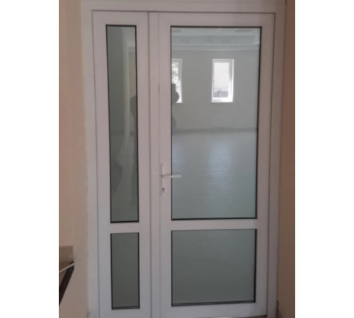 Металопластикові двері REHAU EURO 60 полуторні з поворотно-відкидною створкою 1300 x 2000 мм
